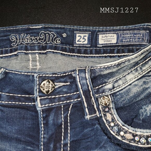 Women's Miss Me Jeans - Picture 3 of 8